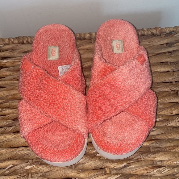 UGG slides - Picture 7 of 7